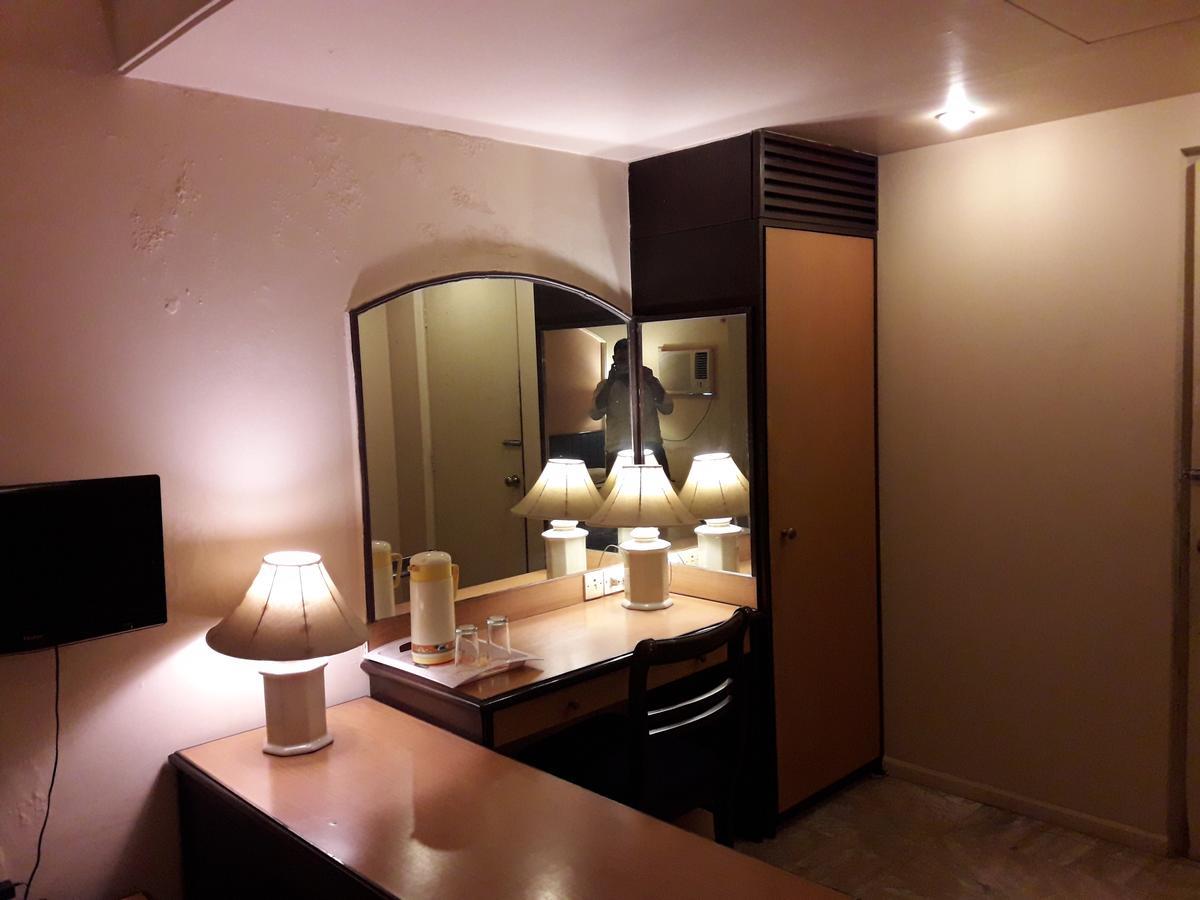 Hotel Bluehill Bhavnagar Exterior foto
