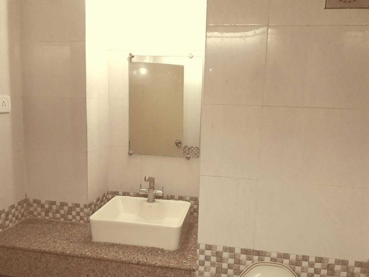 Hotel Bluehill Bhavnagar Exterior foto