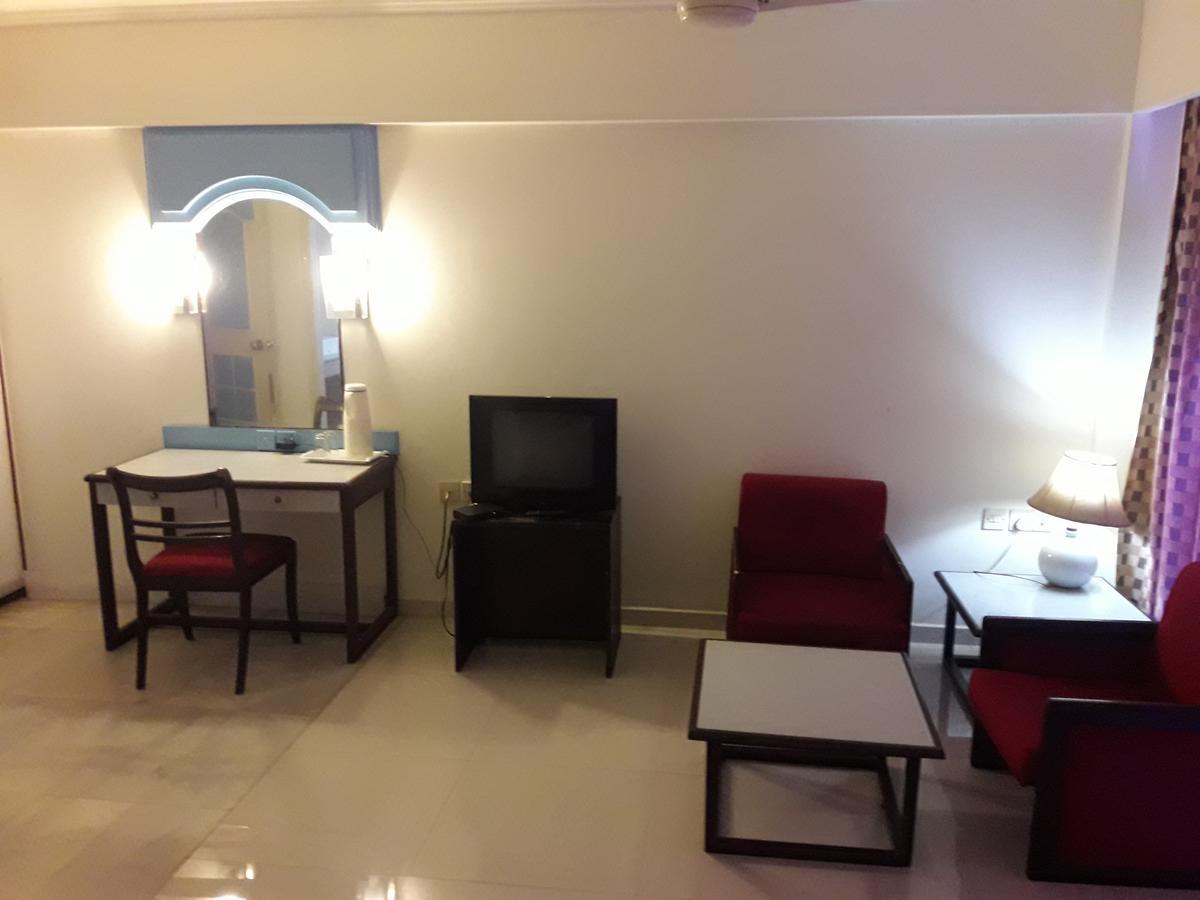 Hotel Bluehill Bhavnagar Exterior foto